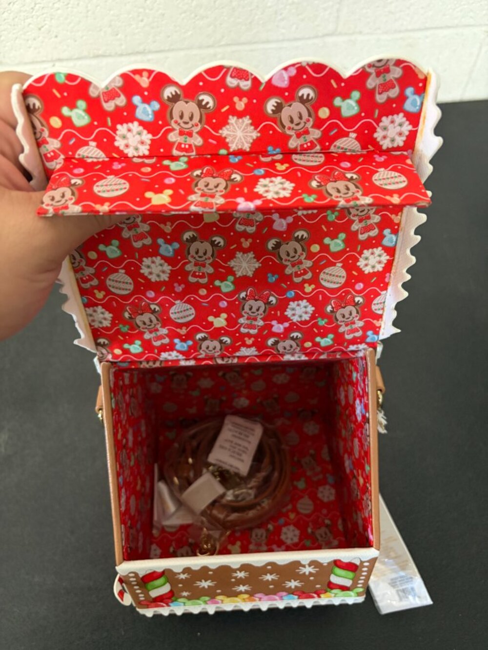 Loungefly Stitch Shoppe Minnie Gingerbread House Crossbody ( damage last photo ) - Picture 5 of 7
